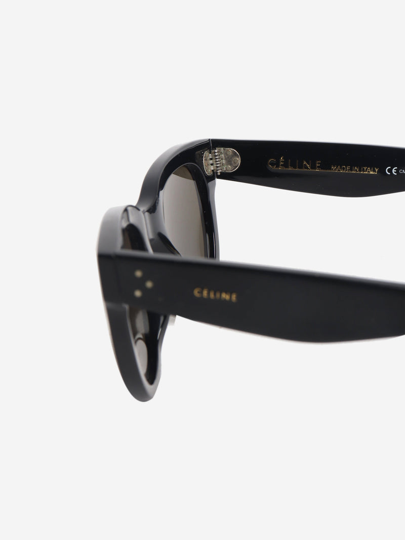 Black round-frame sunglasses