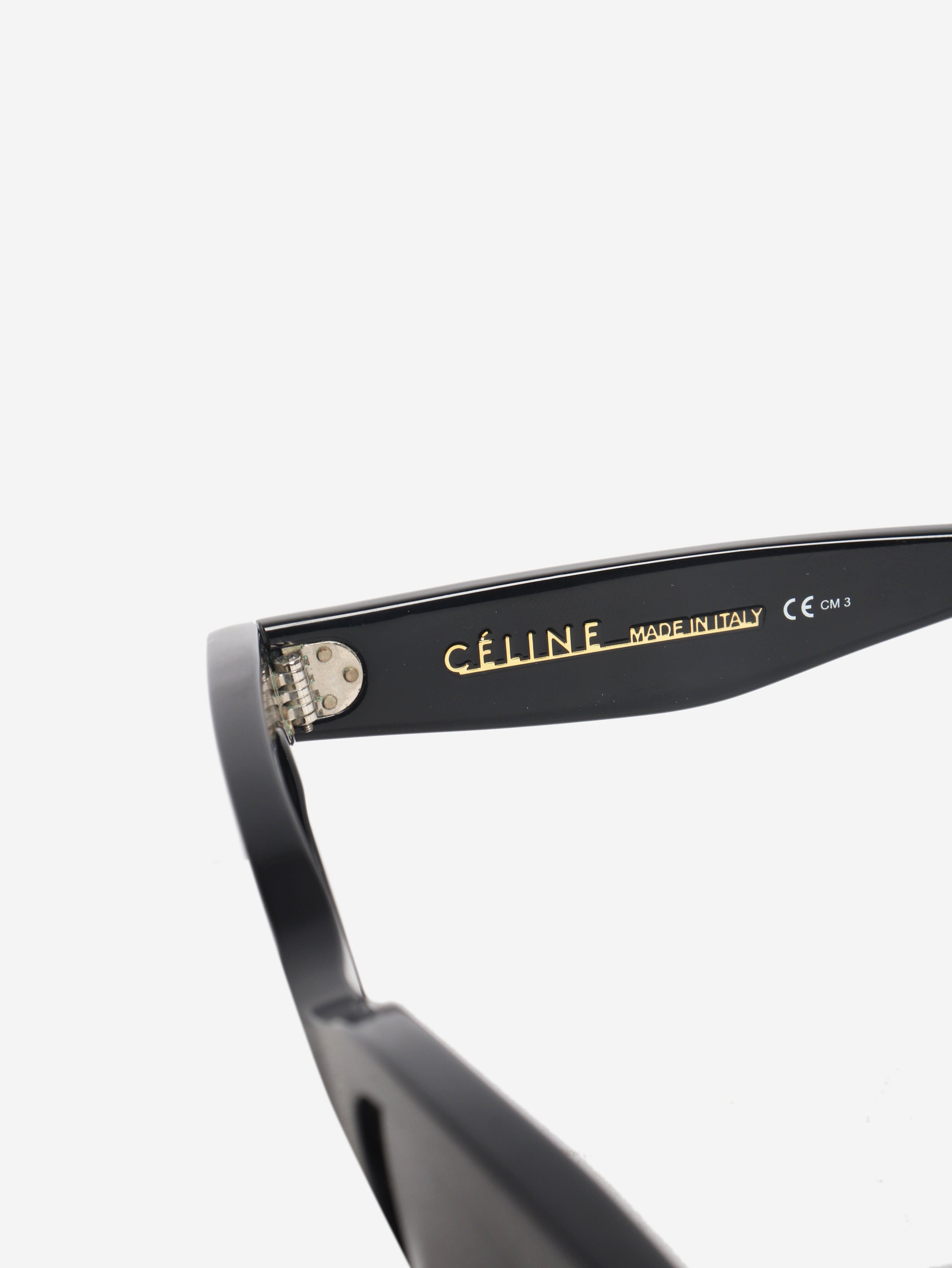Black round-frame sunglasses