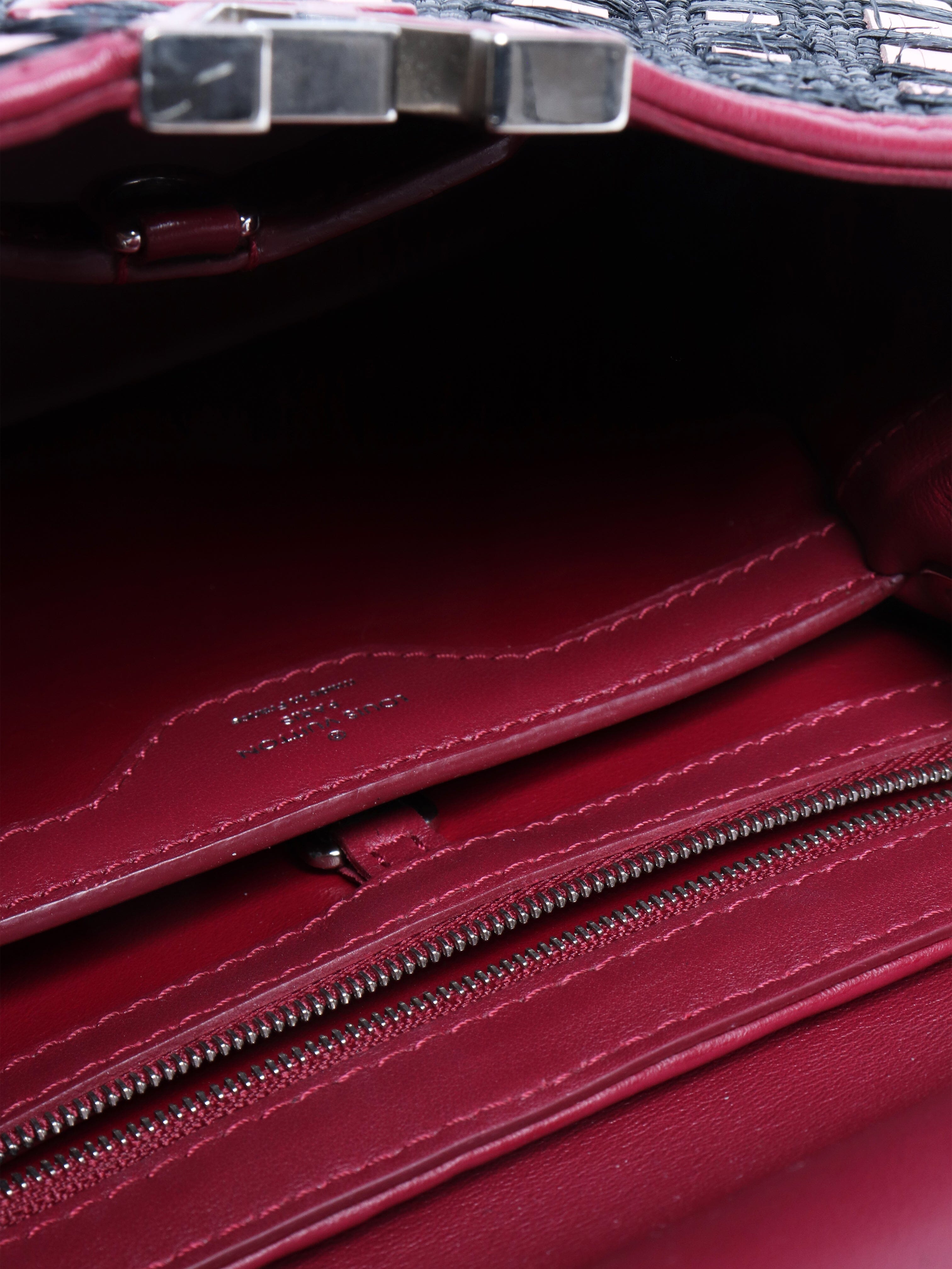 Louis Vuitton Shoulder bags - size Shoulder bags Louis Vuitton 