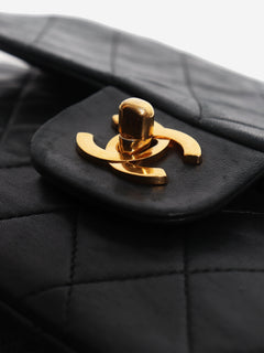 Black 1989 medium lambskin Classic Double Flap bag Shoulder bags Chanel 