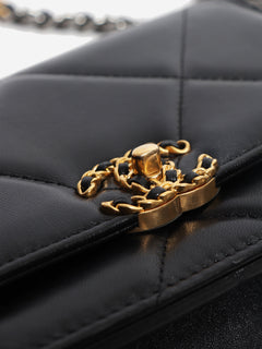 Black 19 Turnlock Wallet on Chain Cross-body bags Chanel 