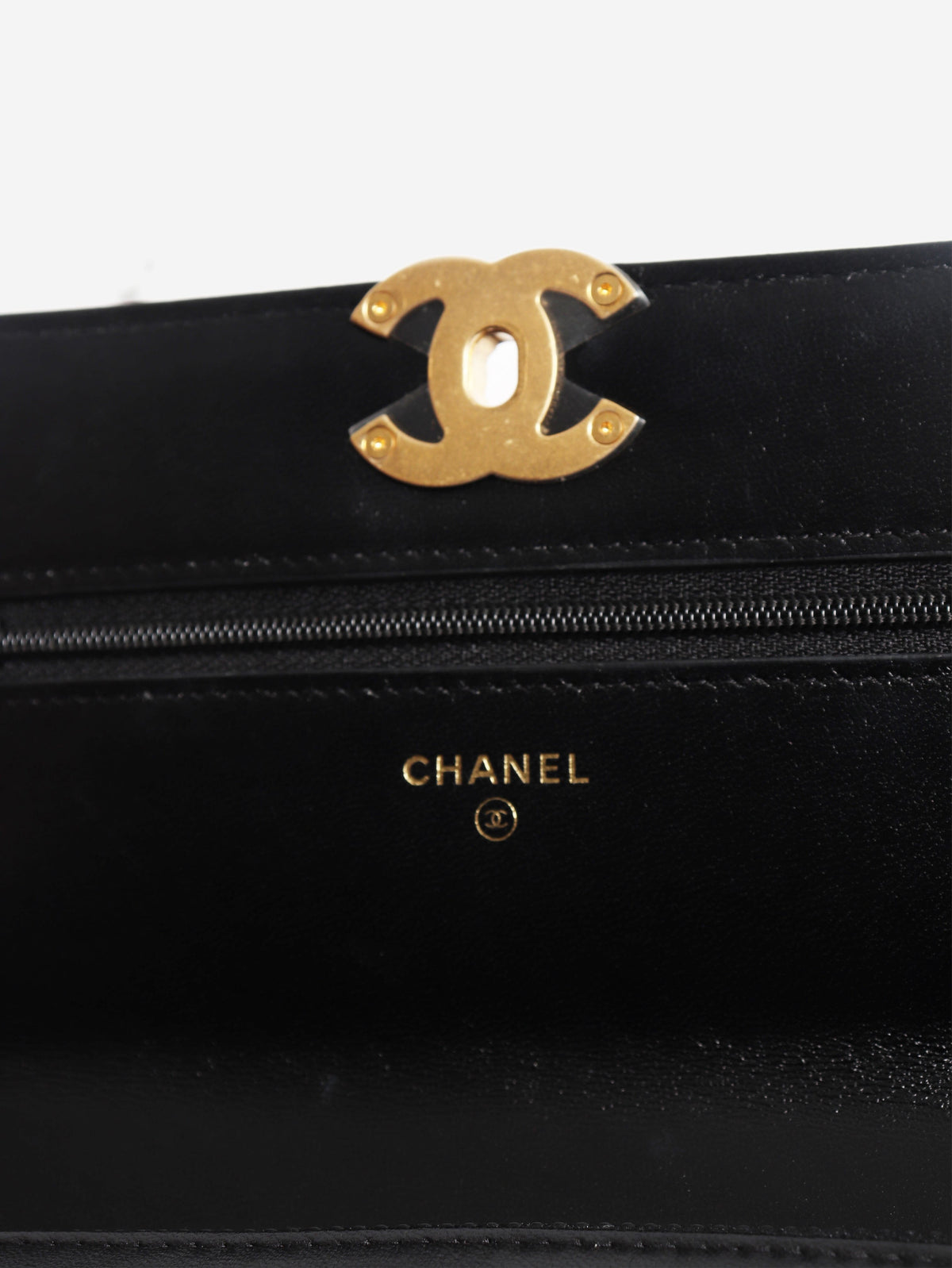 Black 19 Turnlock Wallet on Chain Cross-body bags Chanel 
