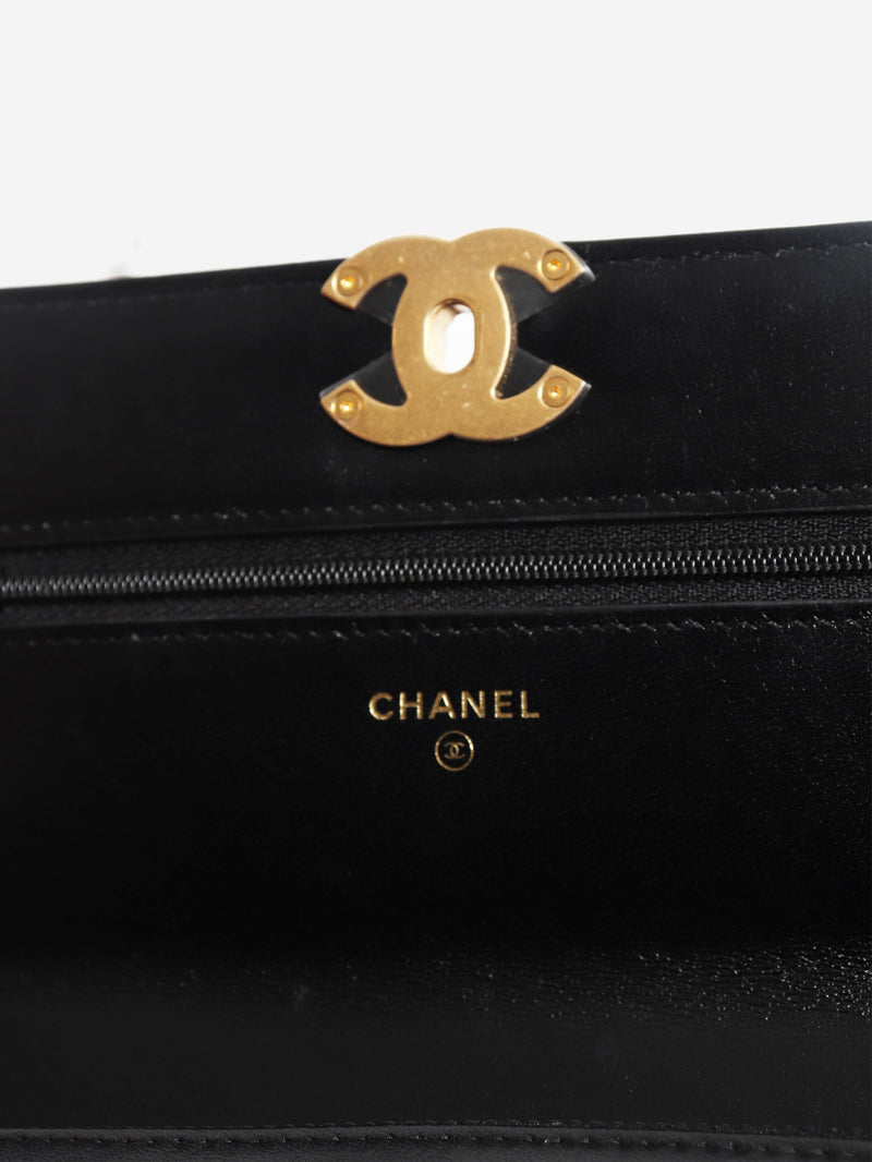 Black 19 Turnlock Wallet on Chain Cross-body bags Chanel 