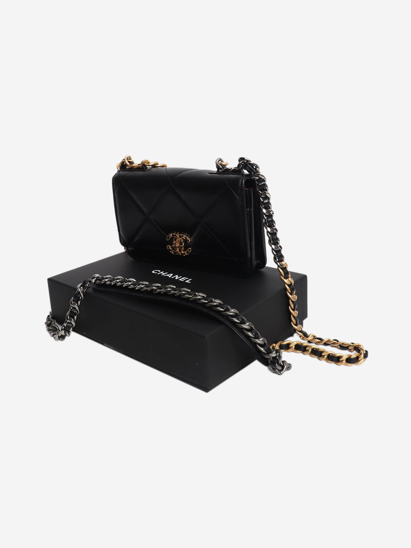 Black 19 Turnlock Wallet on Chain Cross-body bags Chanel 