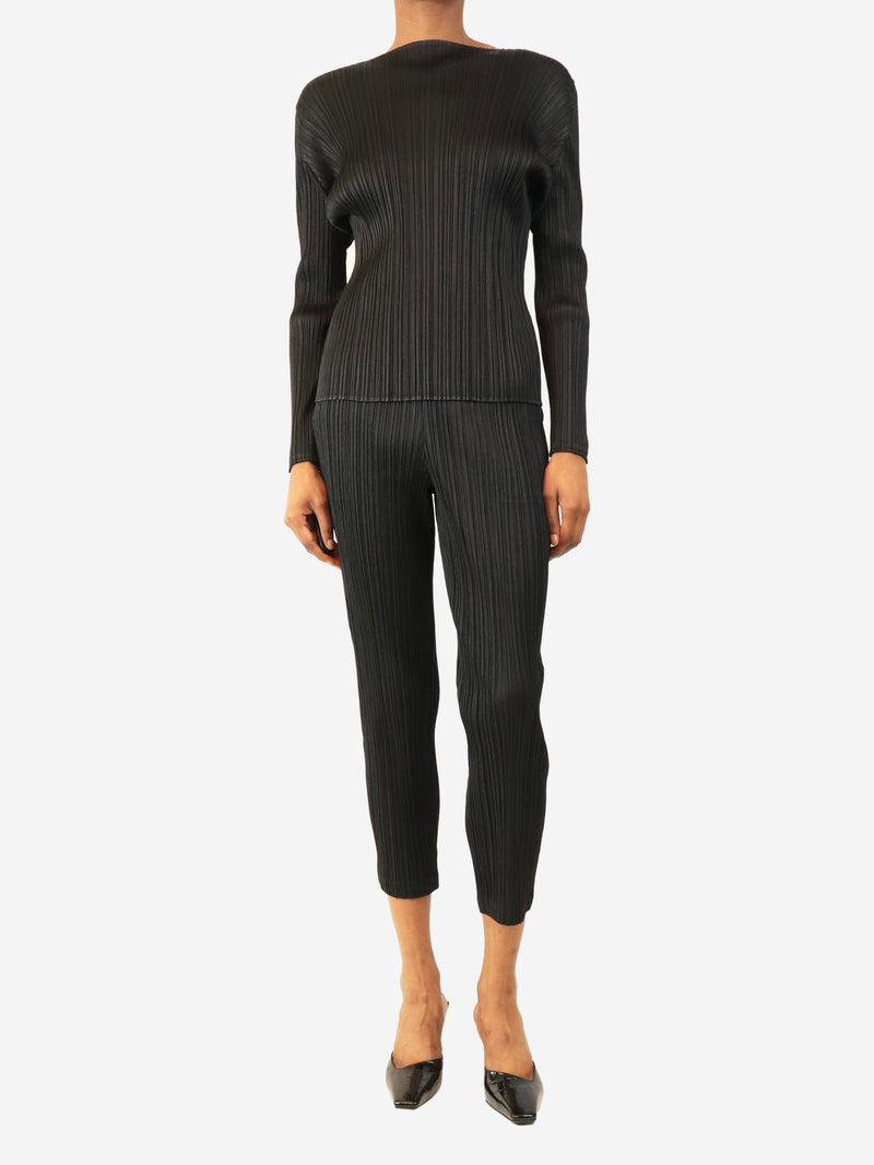 Black pleated top and trousers set - size M