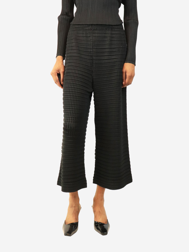 Black pleated trousers - size M
