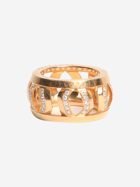Yellow gold Nautilus ring product image