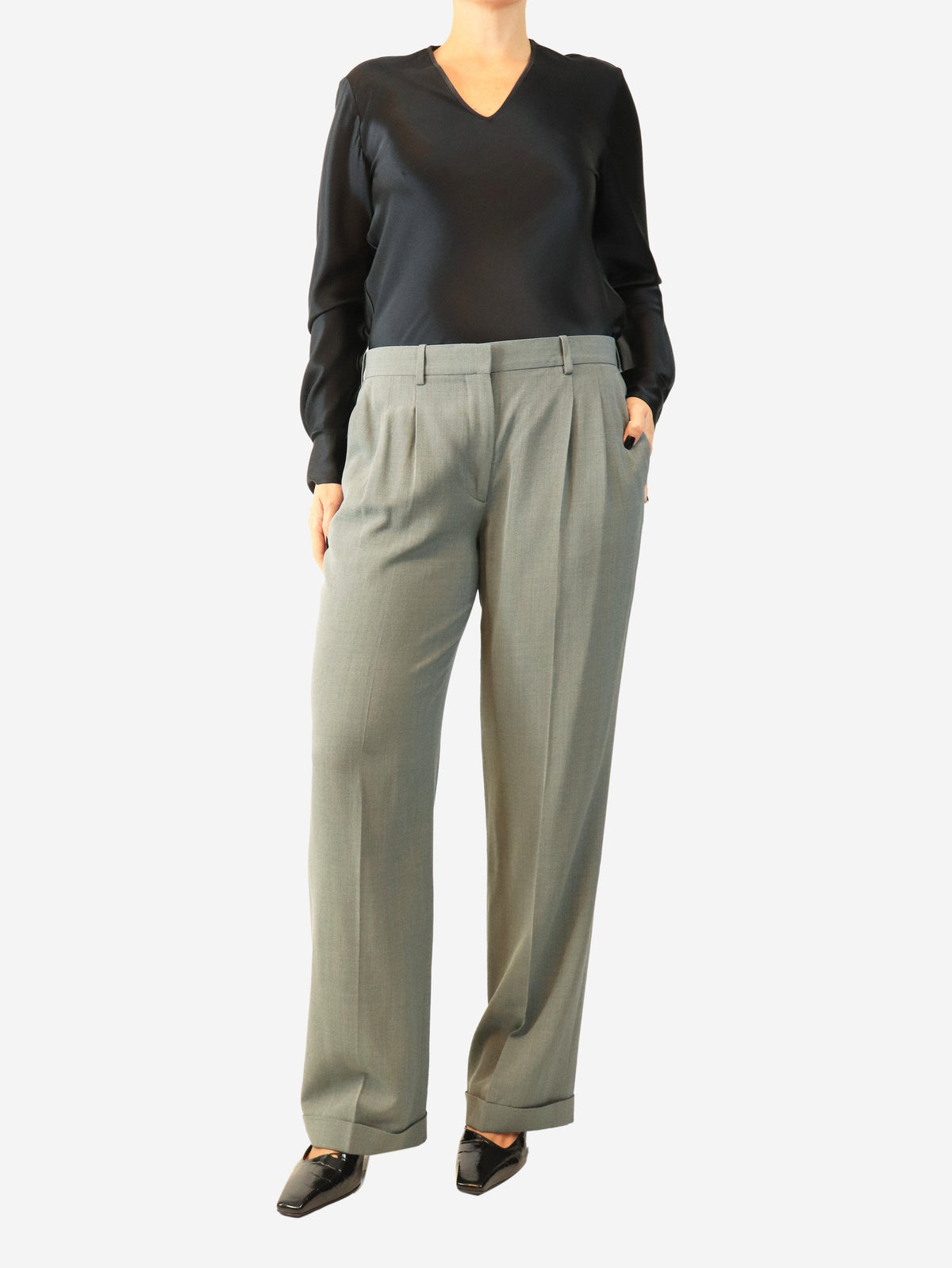 Grey pleated front trousers - size UK 10 Trousers The Row 