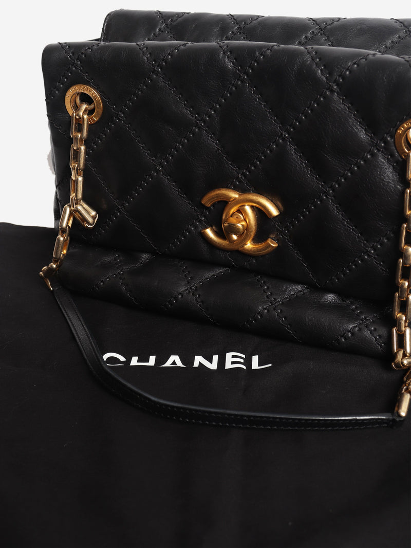 Black 2011 lambskin retro chain Accordion flap bag Shoulder bags Chanel 