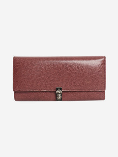 Pink leather textured wallet