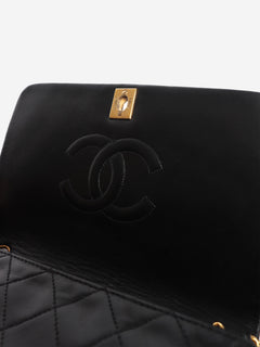 Black 1989 lambskin flap bag Shoulder bags Chanel 
