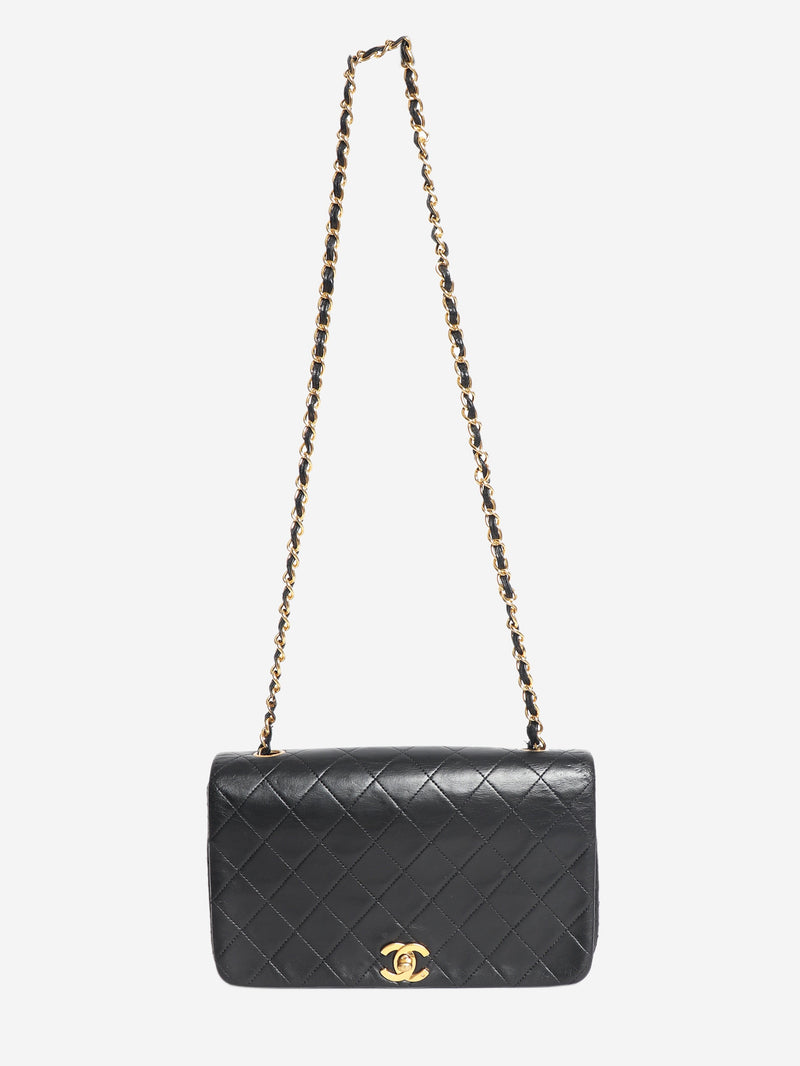 Black 1989 lambskin flap bag Shoulder bags Chanel 