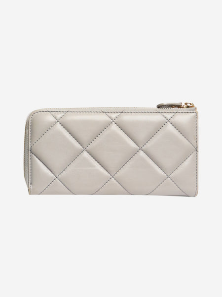 Grey leather quilted wallet alternate image