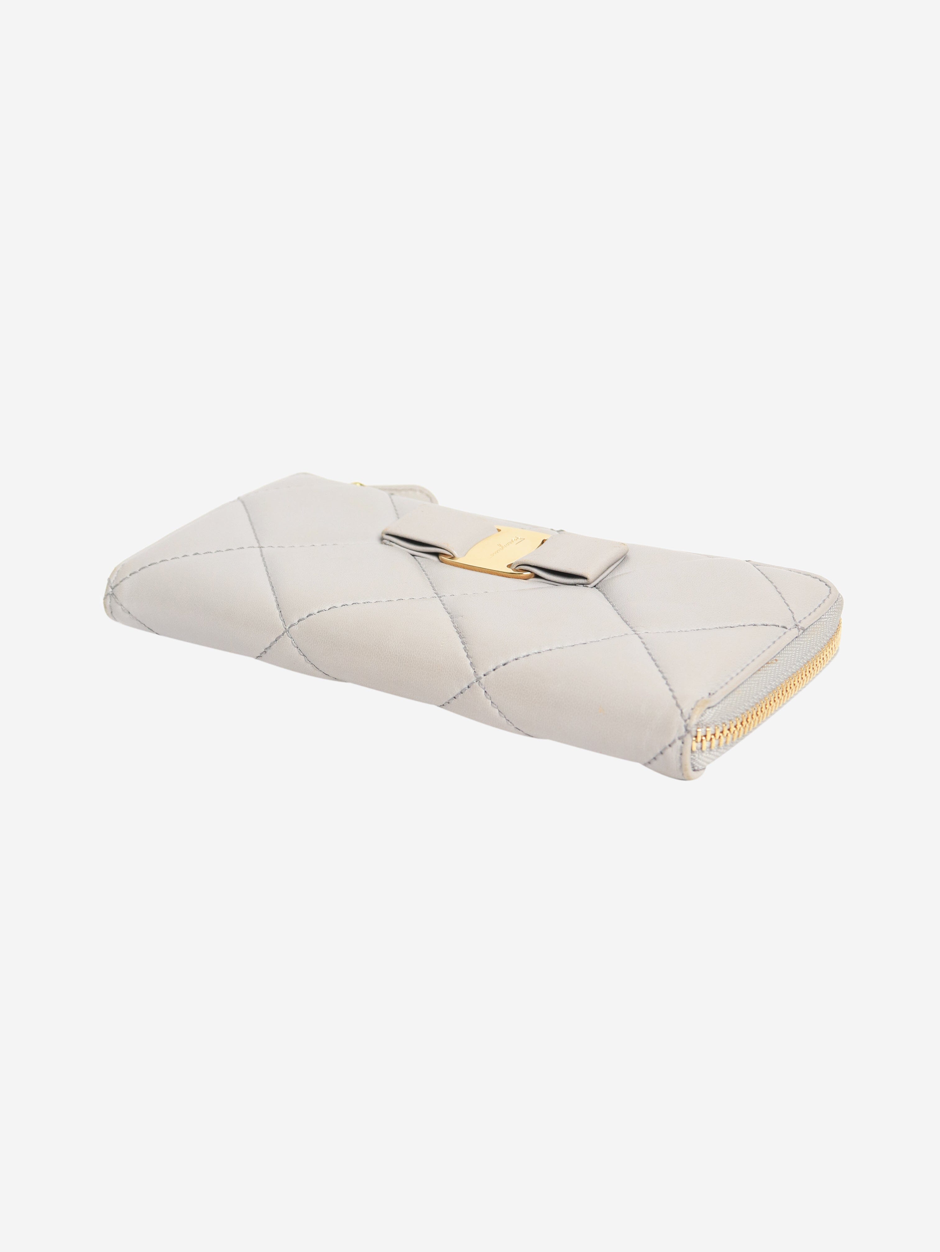 Grey leather quilted wallet Wallets, Purses & Small Leather Goods Salvatore Ferragamo 