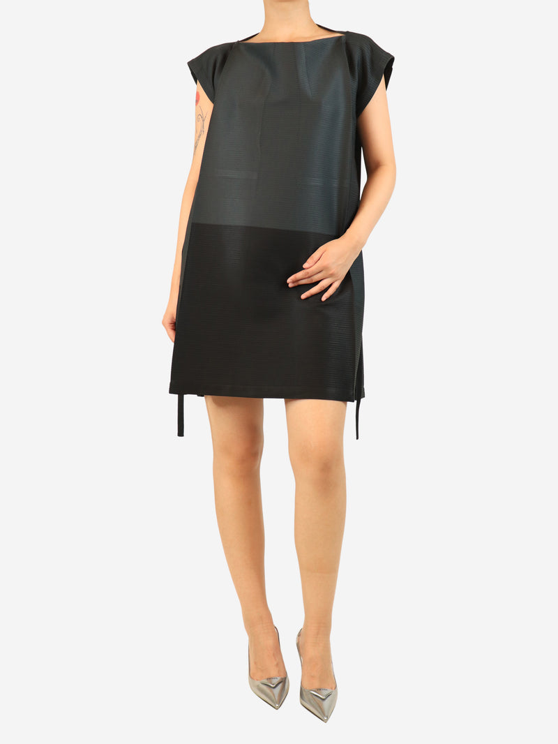 Dark grey sleeveless plisse dress - size S