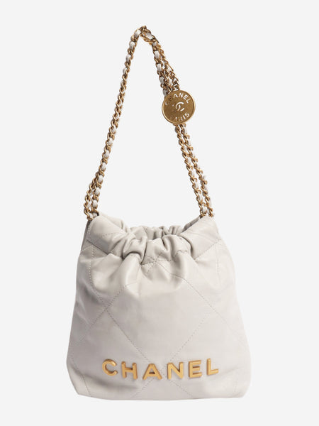 Pale grey 22 shiny calfskin quilted bag product image