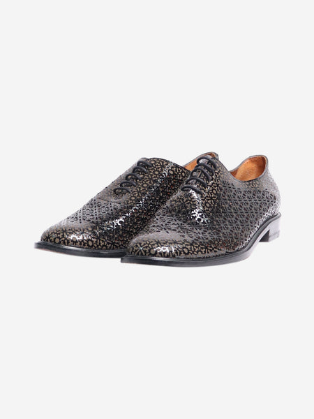 Black patent laser-cut shoes - size EU 37 alternate image