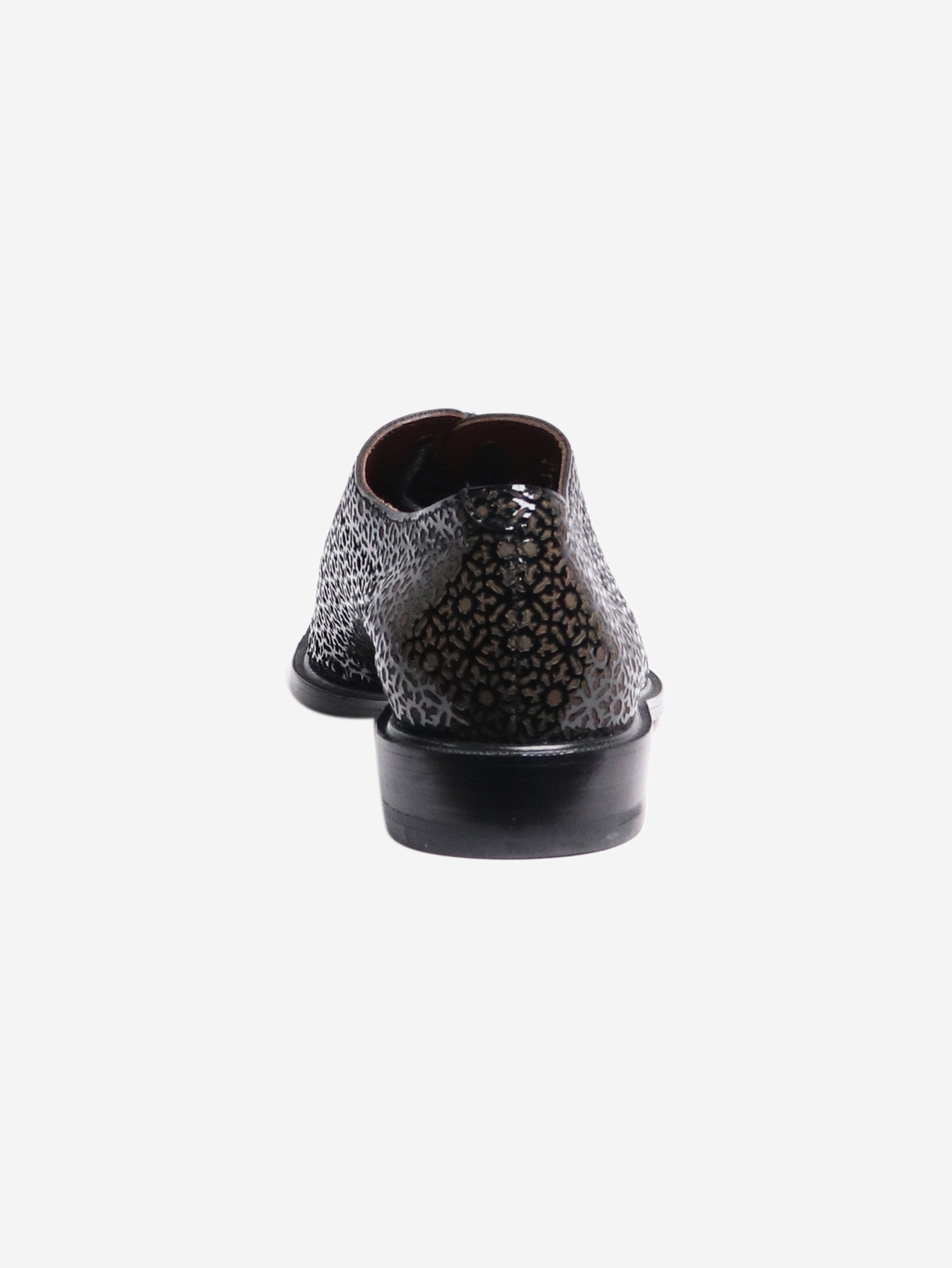 Black patent laser-cut shoes - size EU 37 Flat Shoes Clergerie 