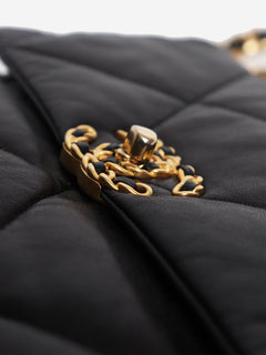Black 19 lambskin quilted chain shoulder bag Shoulder bags Chanel 