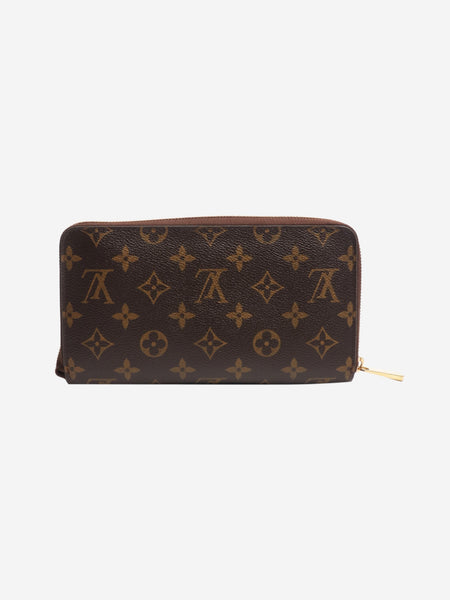 Brown long wallet alternate image