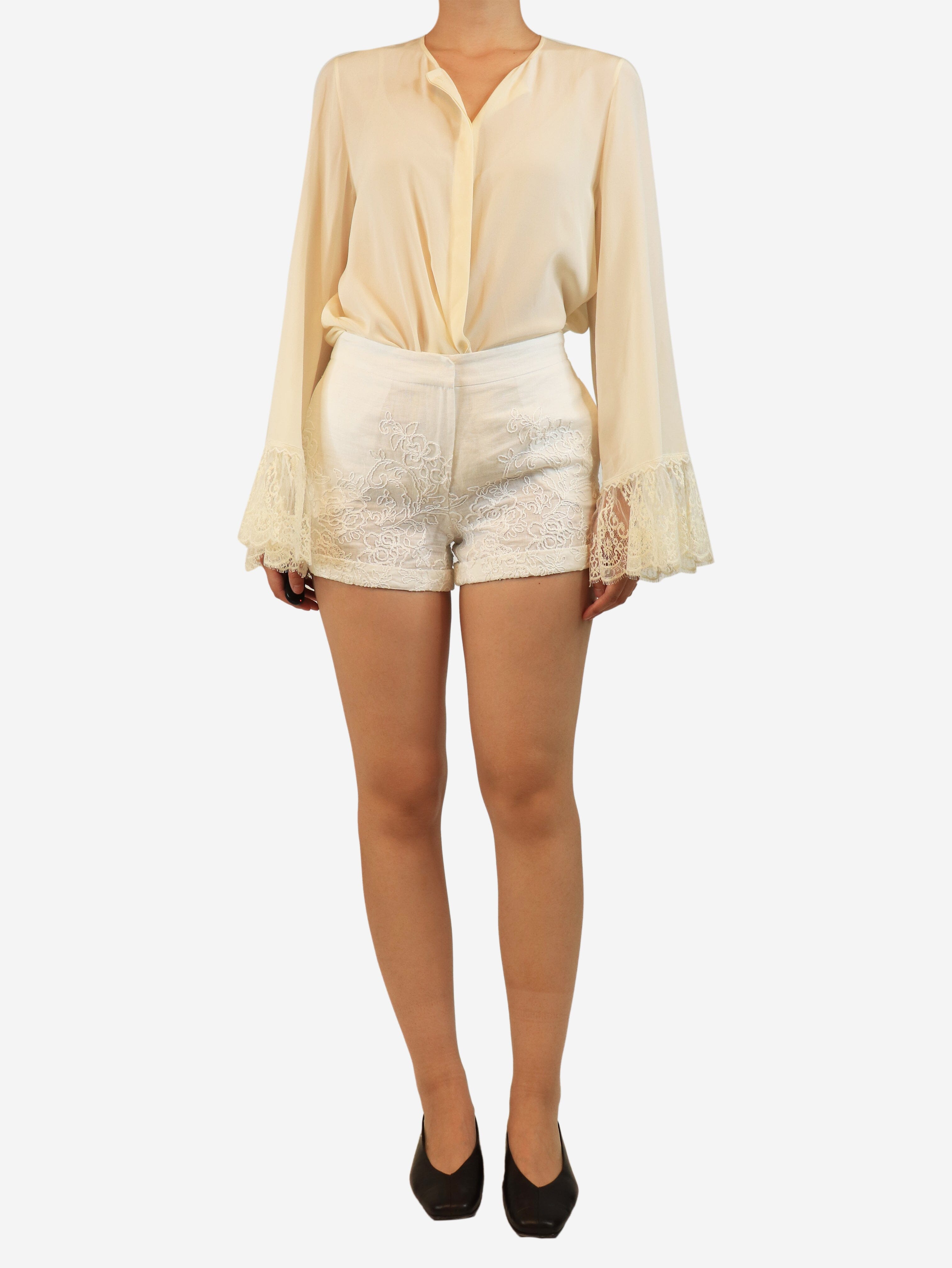 White linen embroidered shorts - size UK 8 Shorts Ermanno Scervino 