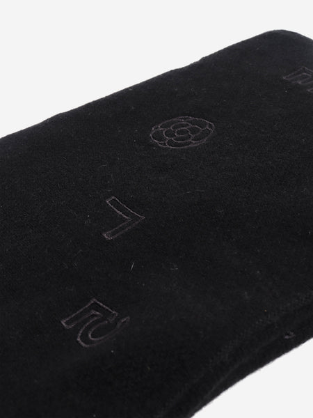 Black cashmere scarf alternate image