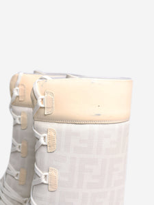 Fendi Cream monogram ski boots - size EU 39