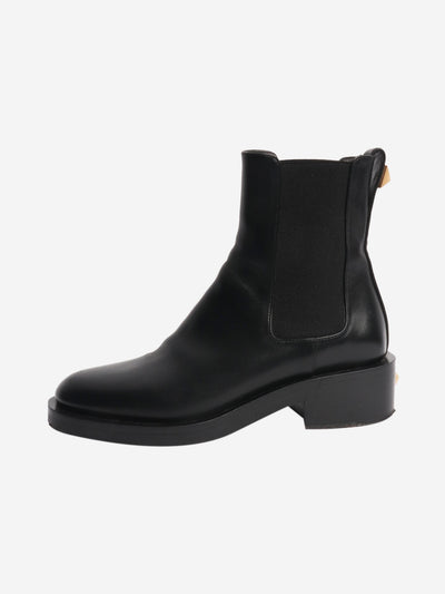 Black Rockstud chelsea boots - size EU 37 Boots Valentino 