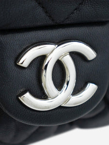 Chanel Black 2011 Chain Around shoulder bag