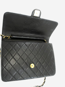 Chanel Black vintage 1996 lambskin shoulder bag