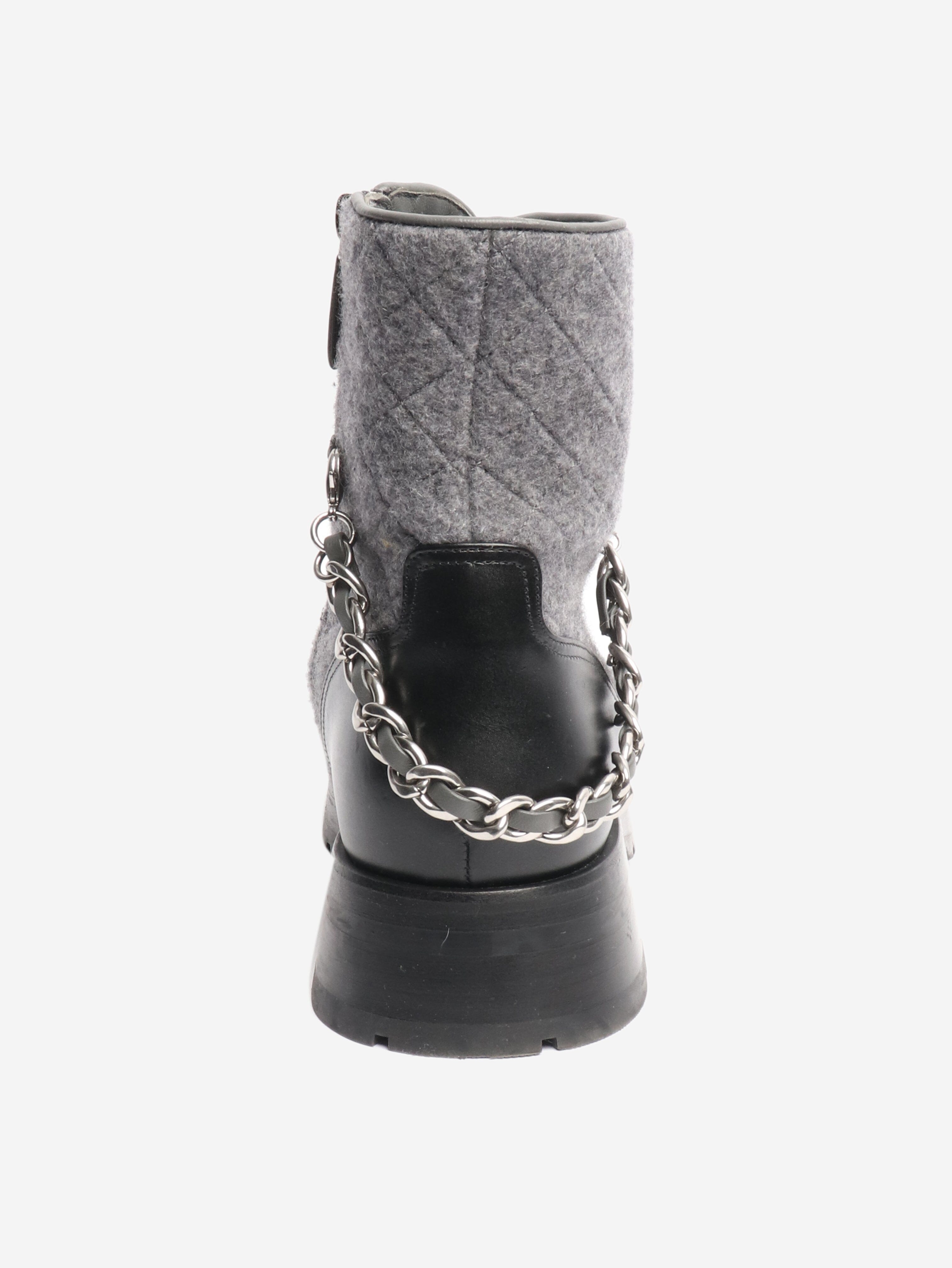 Black and grey quilted chain combat boots - size EU 38.5 Boots Chanel 