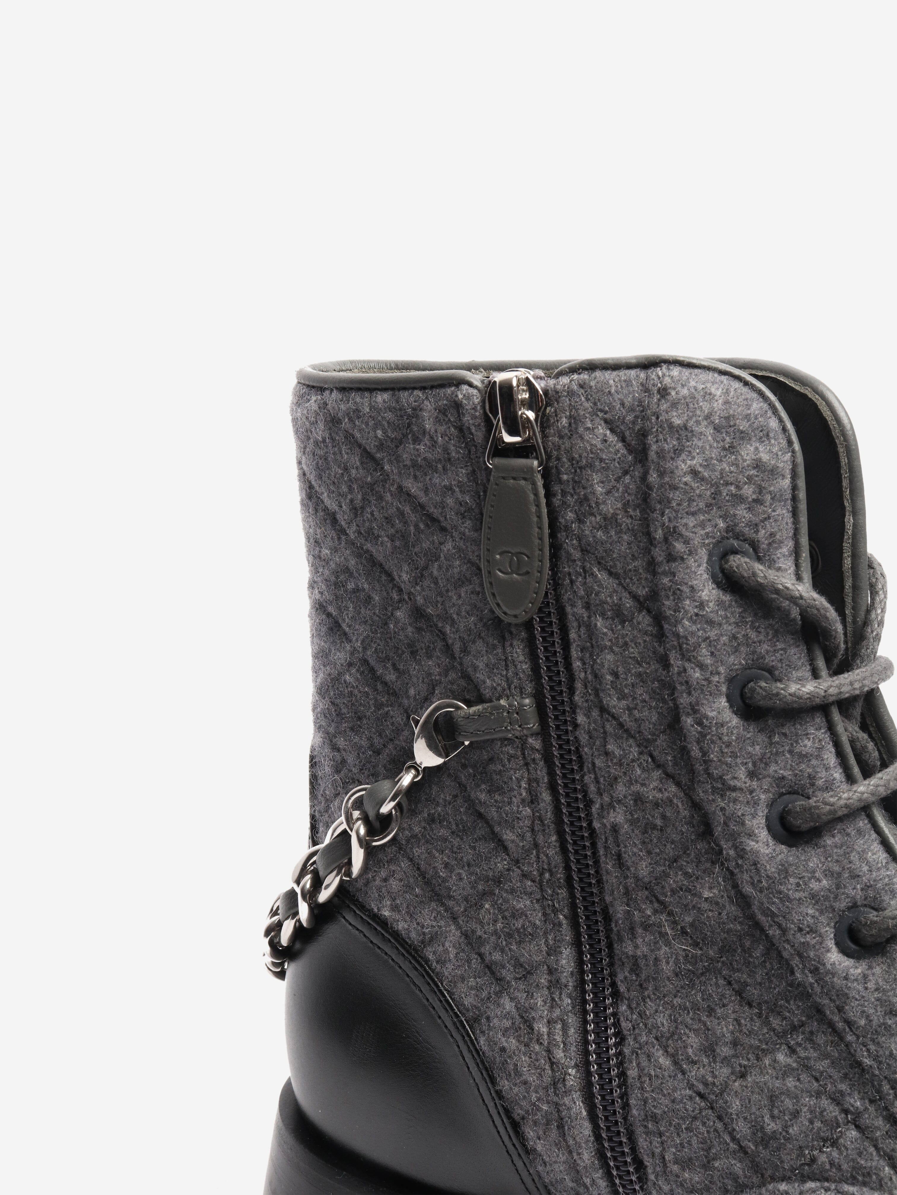 Black and grey quilted chain combat boots - size EU 38.5 Boots Chanel 