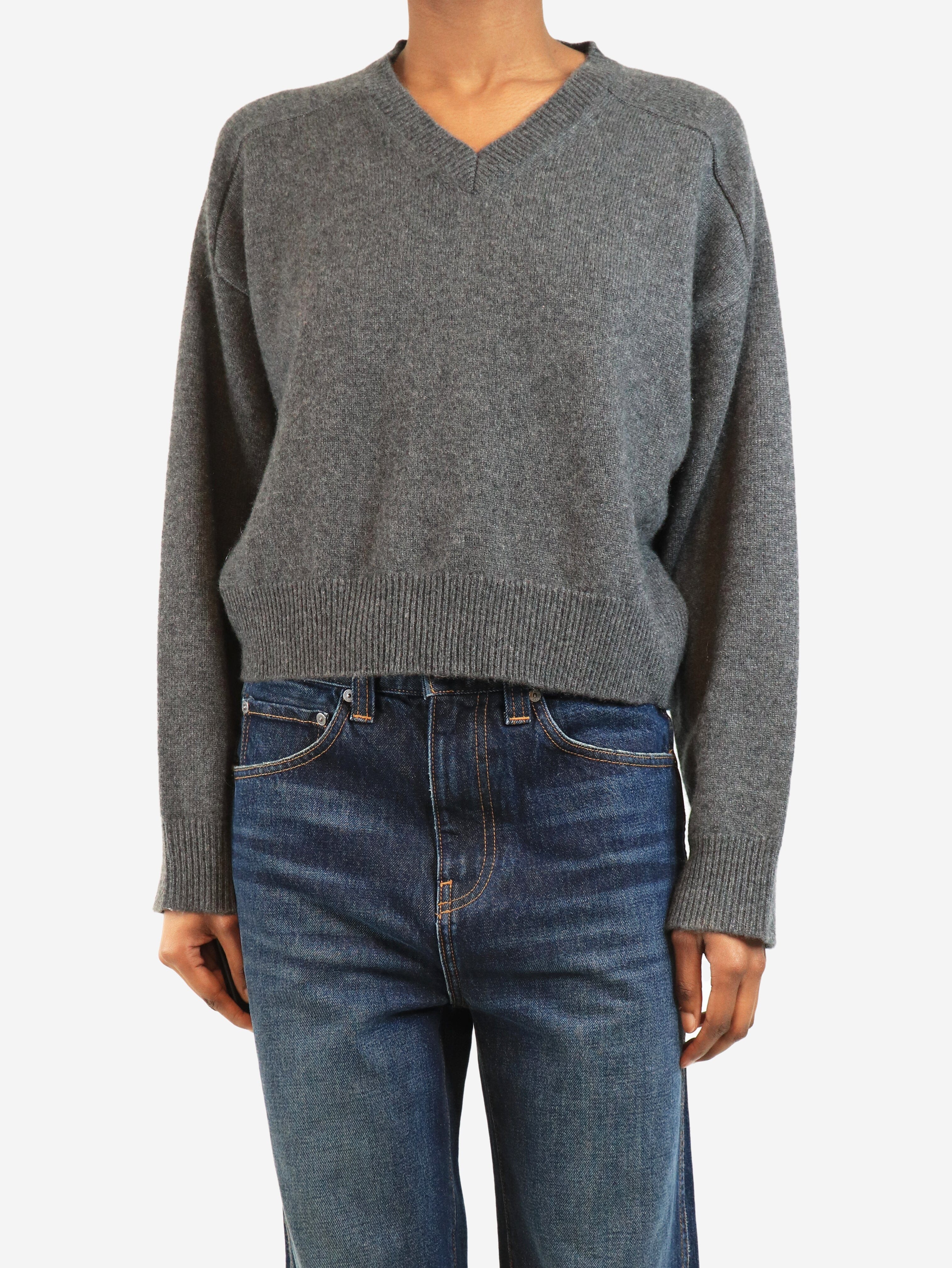 Grey v-neck jumper - size XS Knitwear Loulou de Saison 