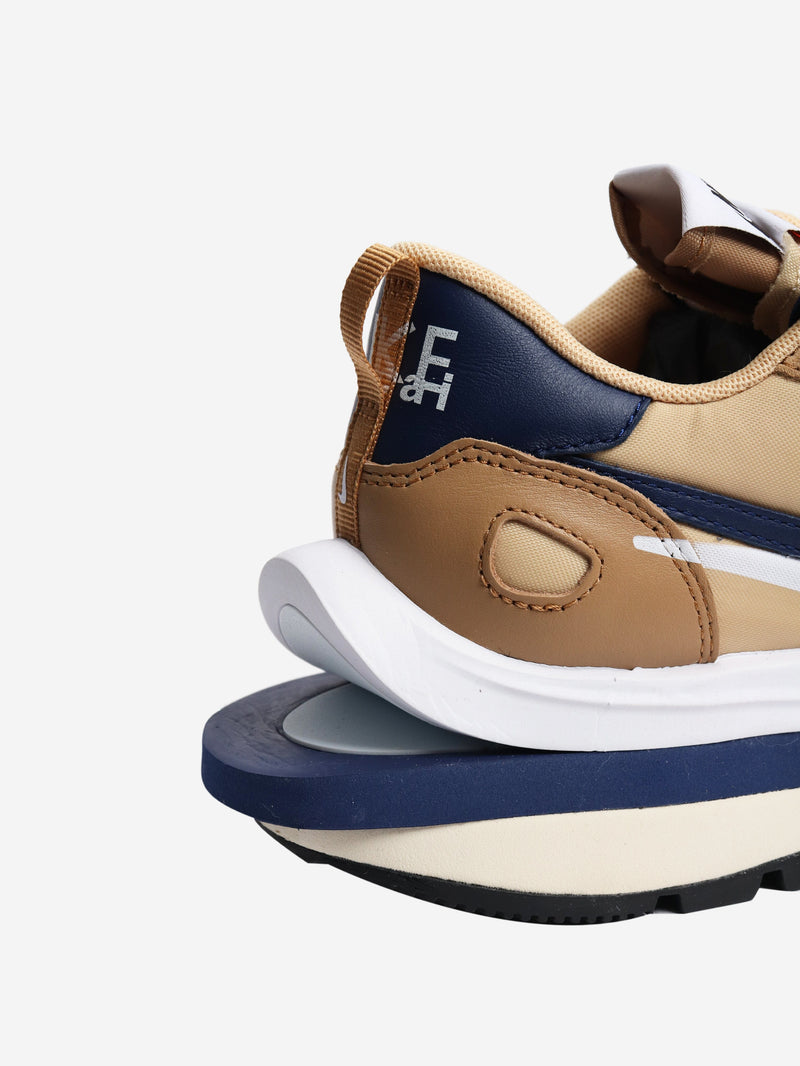 Neutral VaporWaffle trainers - size EU 41 Trainers Sacai x Nike 