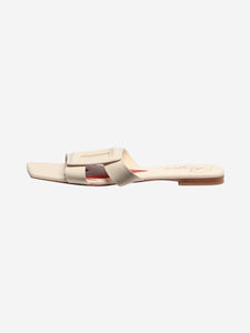 Roger Vivier Cream flat sandals - size EU 39
