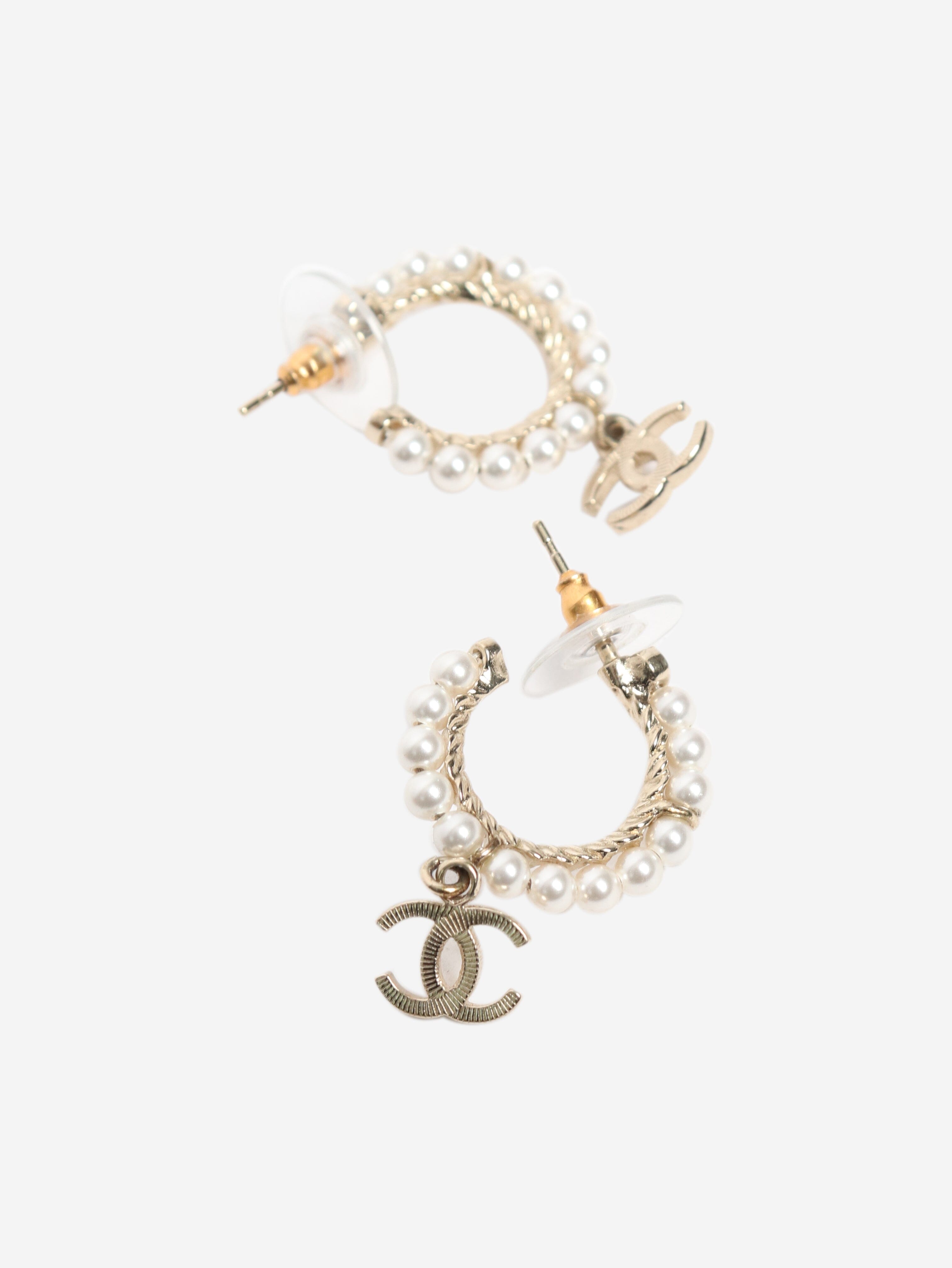Gold pearl sleeper earrings Earrings Chanel 