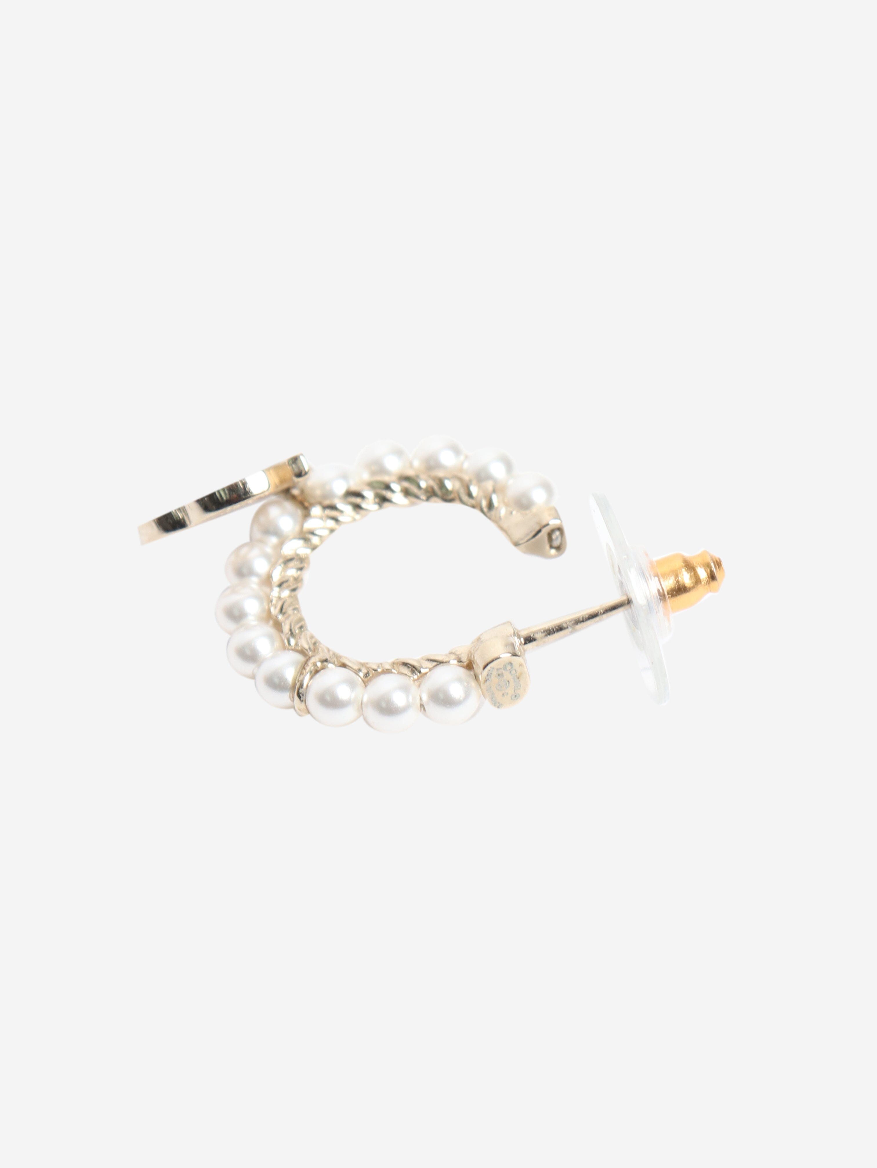 Gold pearl sleeper earrings Earrings Chanel 