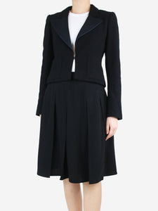 Chanel Black boucle cropped jacket - size UK 10