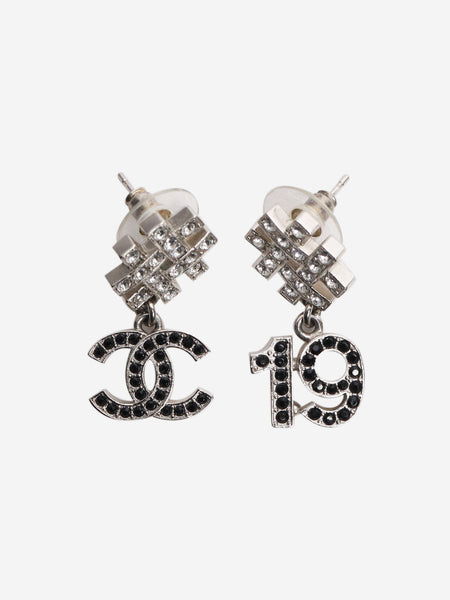 Silver and black CC 19 earrings product image