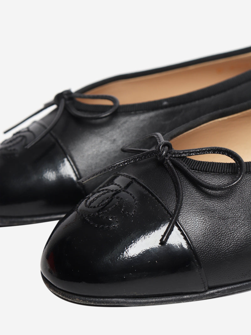 Black leather ballet flats - size EU 41.5 Flat Shoes Chanel 