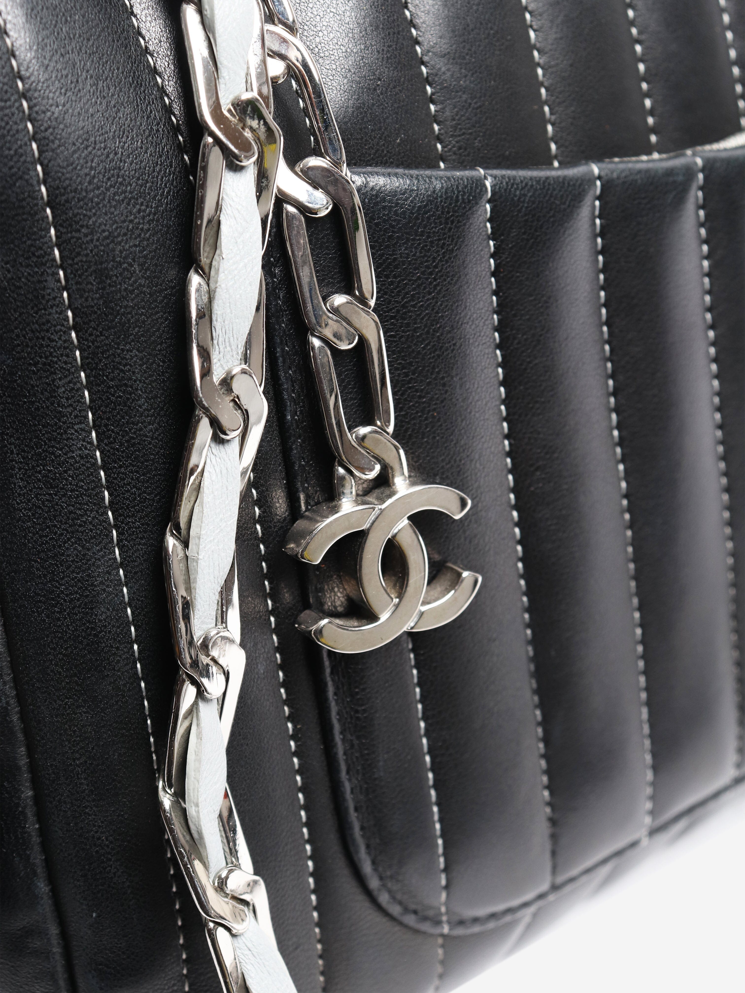 Black 2005 Mademoiselle Ligne vertical quilted camera bag Shoulder bags Chanel 