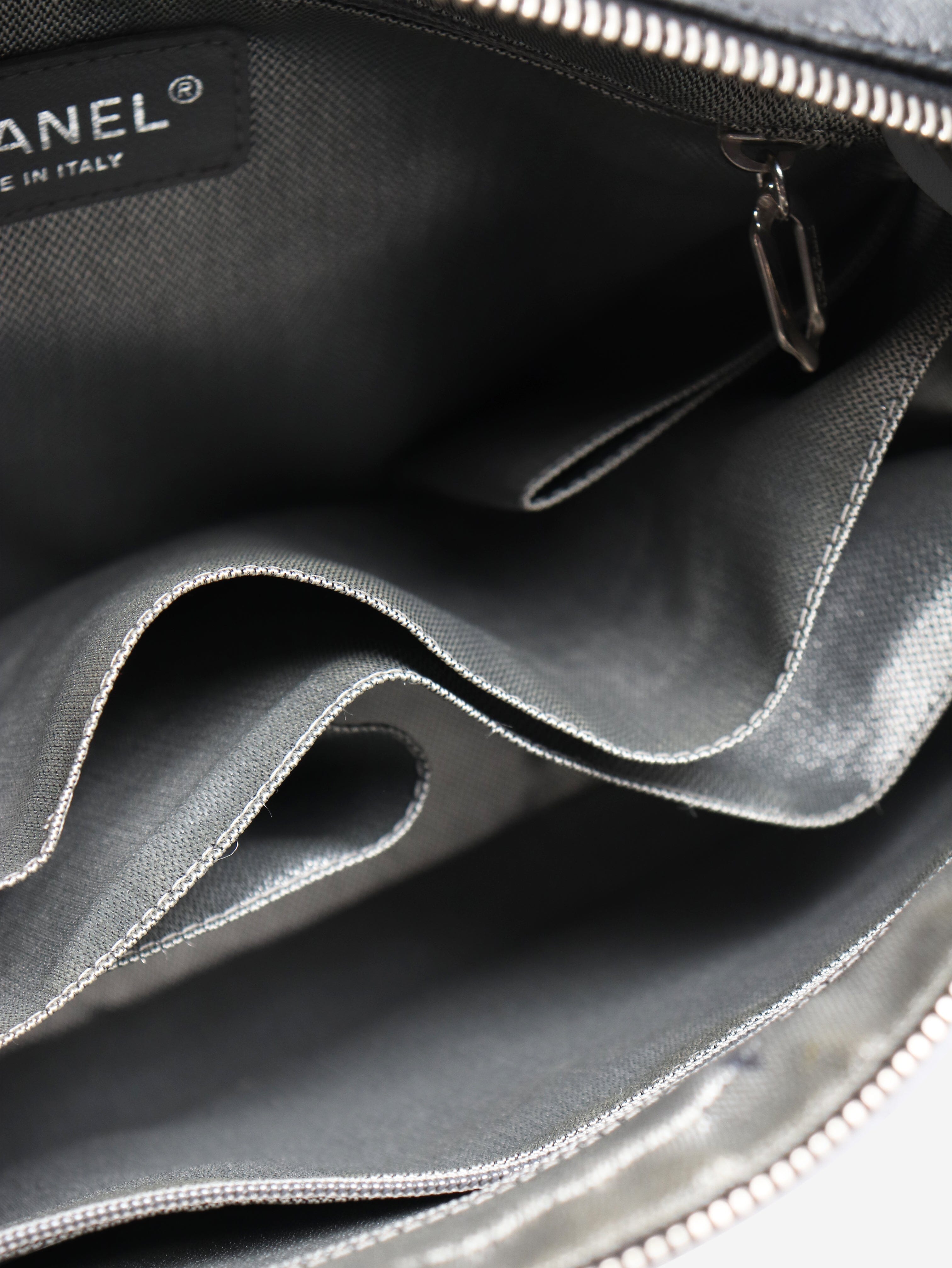 Black 2005 Mademoiselle Ligne vertical quilted camera bag Shoulder bags Chanel 