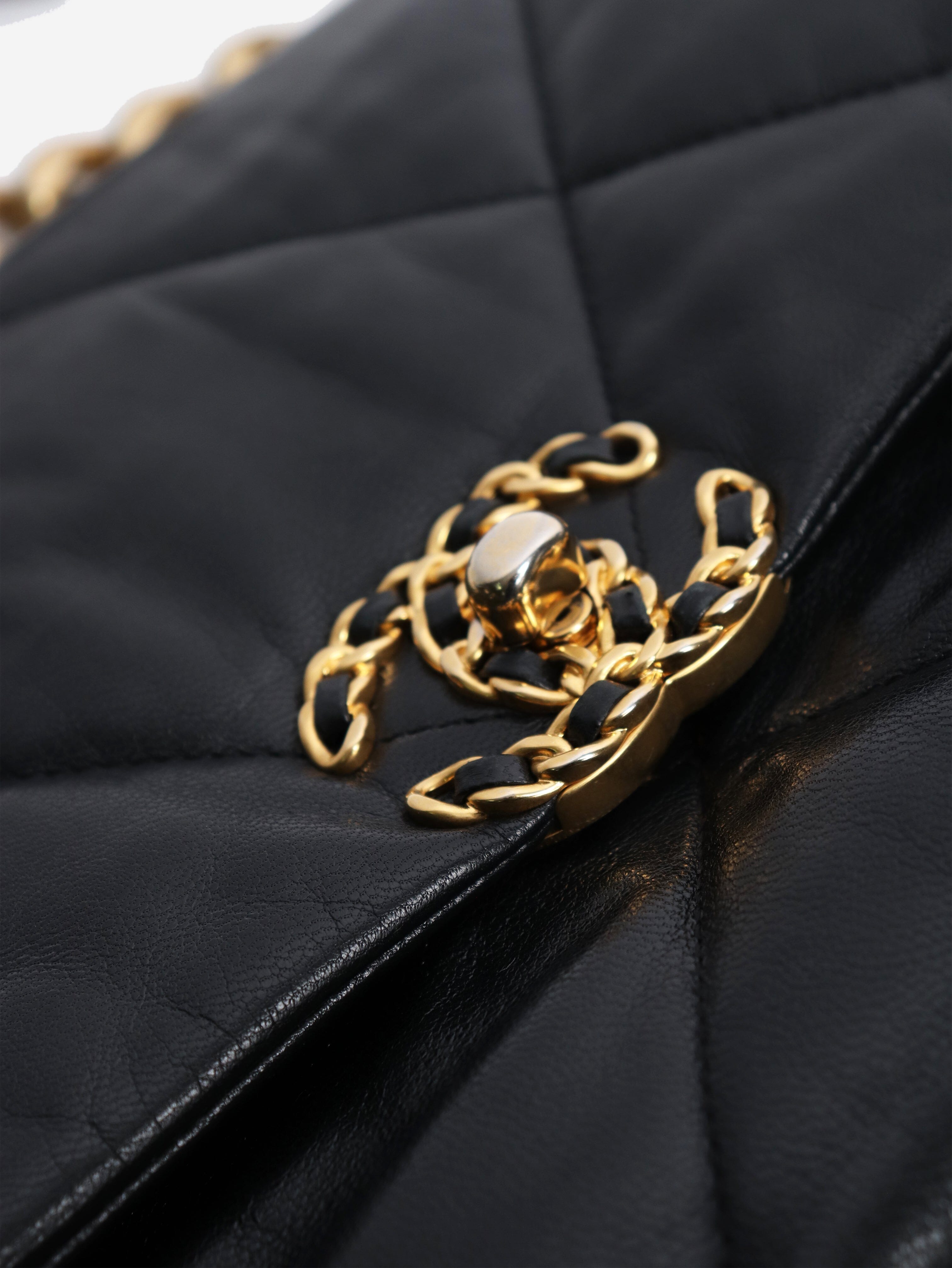 Black 2019 leather 19 leather flap shoulder bag Cross-body Bags Chanel 