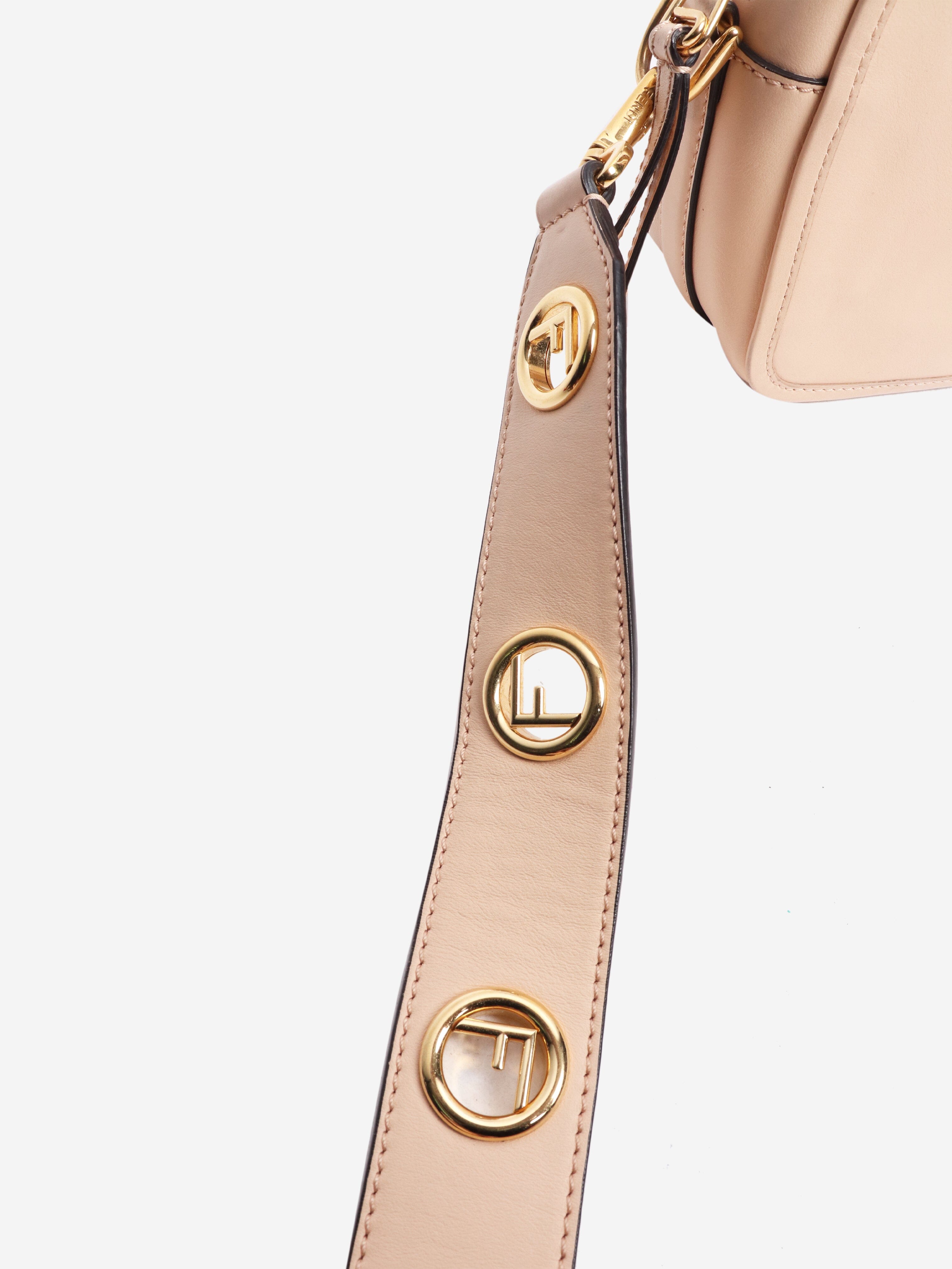 Fendi Shoulder bags - size Shoulder bags Fendi 