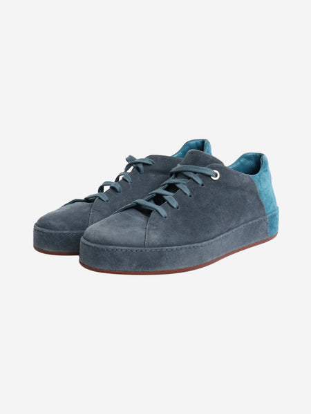 Blue suede trainers - size EU 39 alternate image