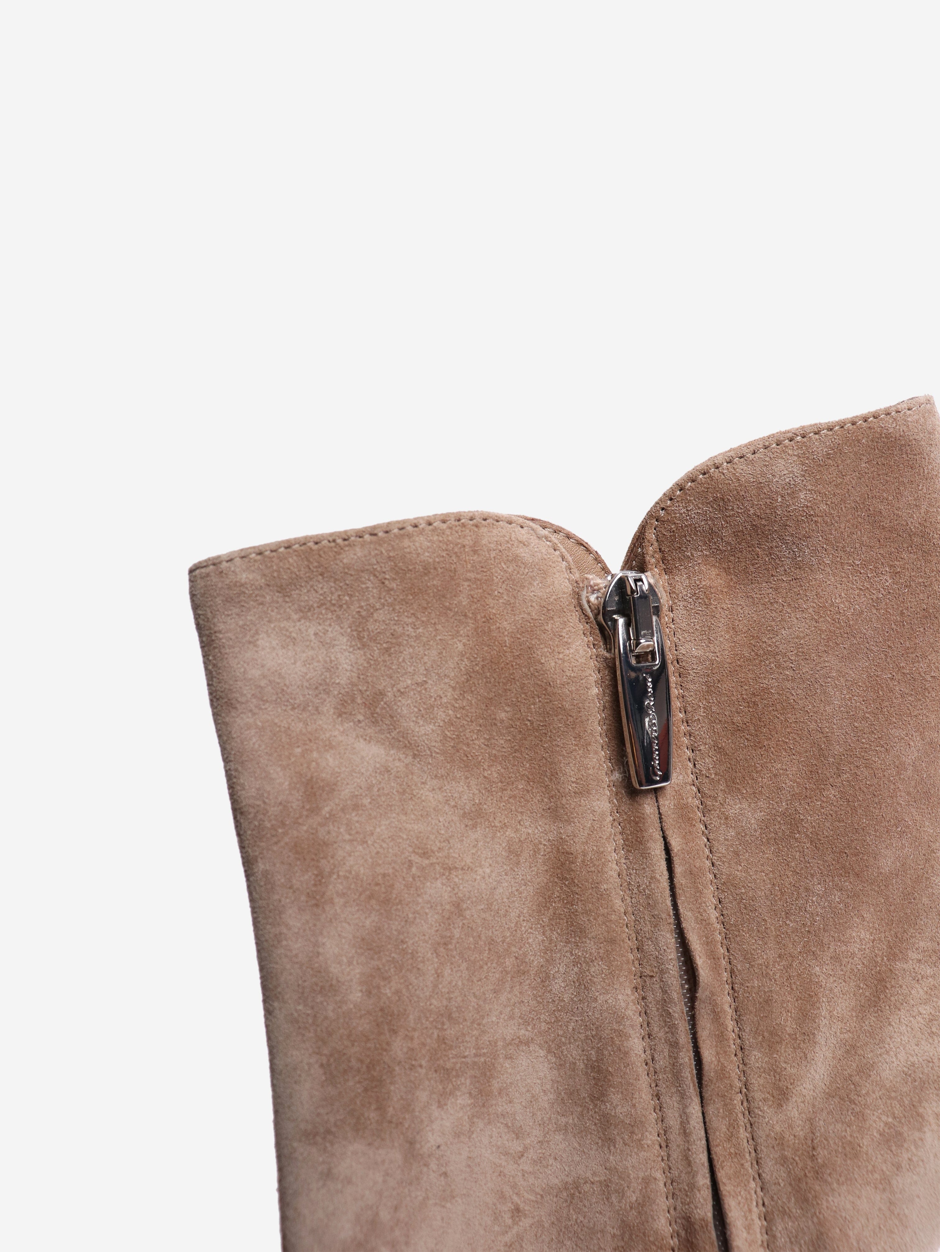 Beige suede ankle boots - size EU 39 Boots Gianvito Rossi 