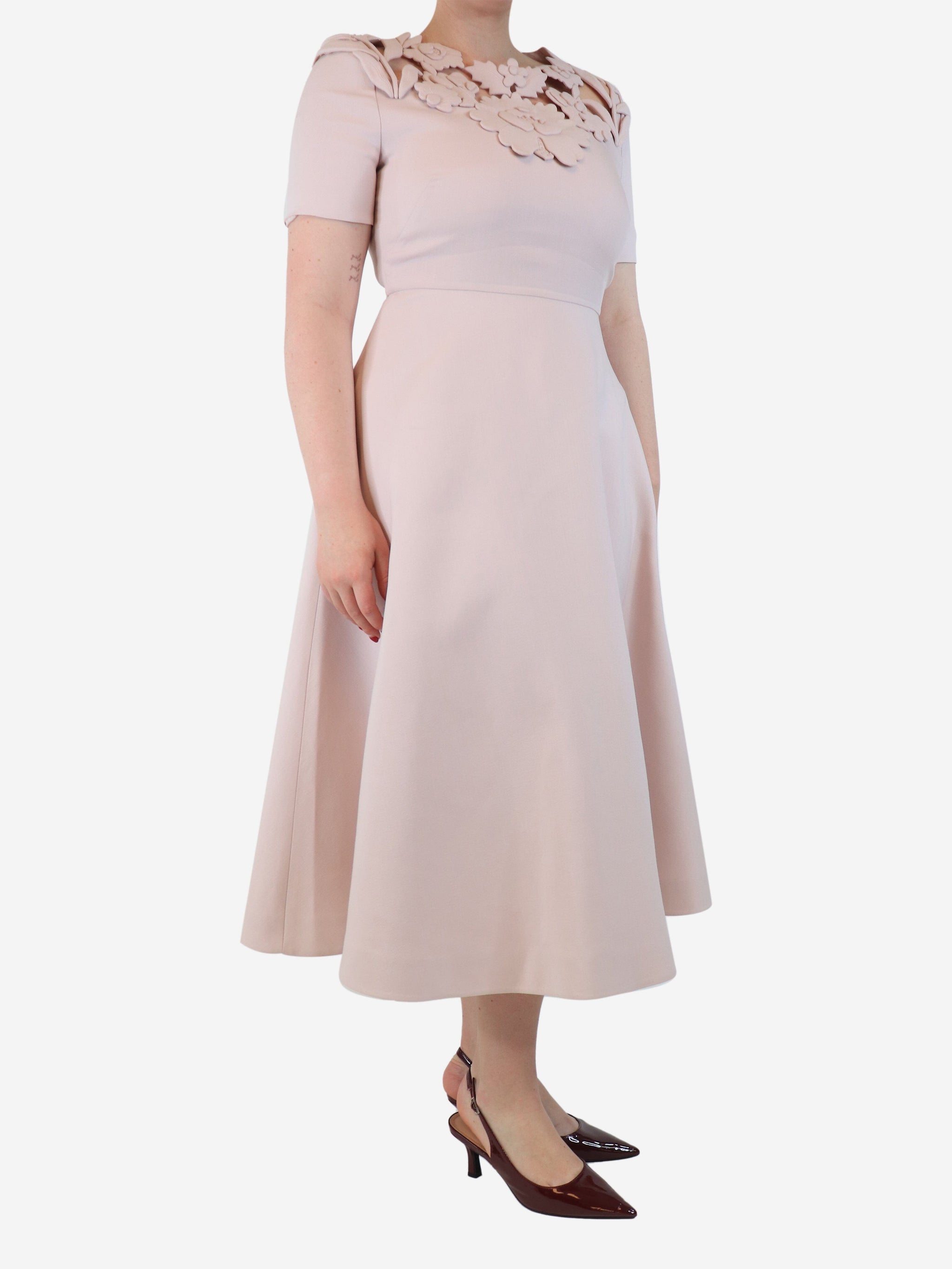 Valentino Altorilievo pre-owned light pink floral cutout midi dress - size | Sign of the Times Valentino Altorilievo pre-owned light pink floral cutout midi dress - size | Sign of the Times