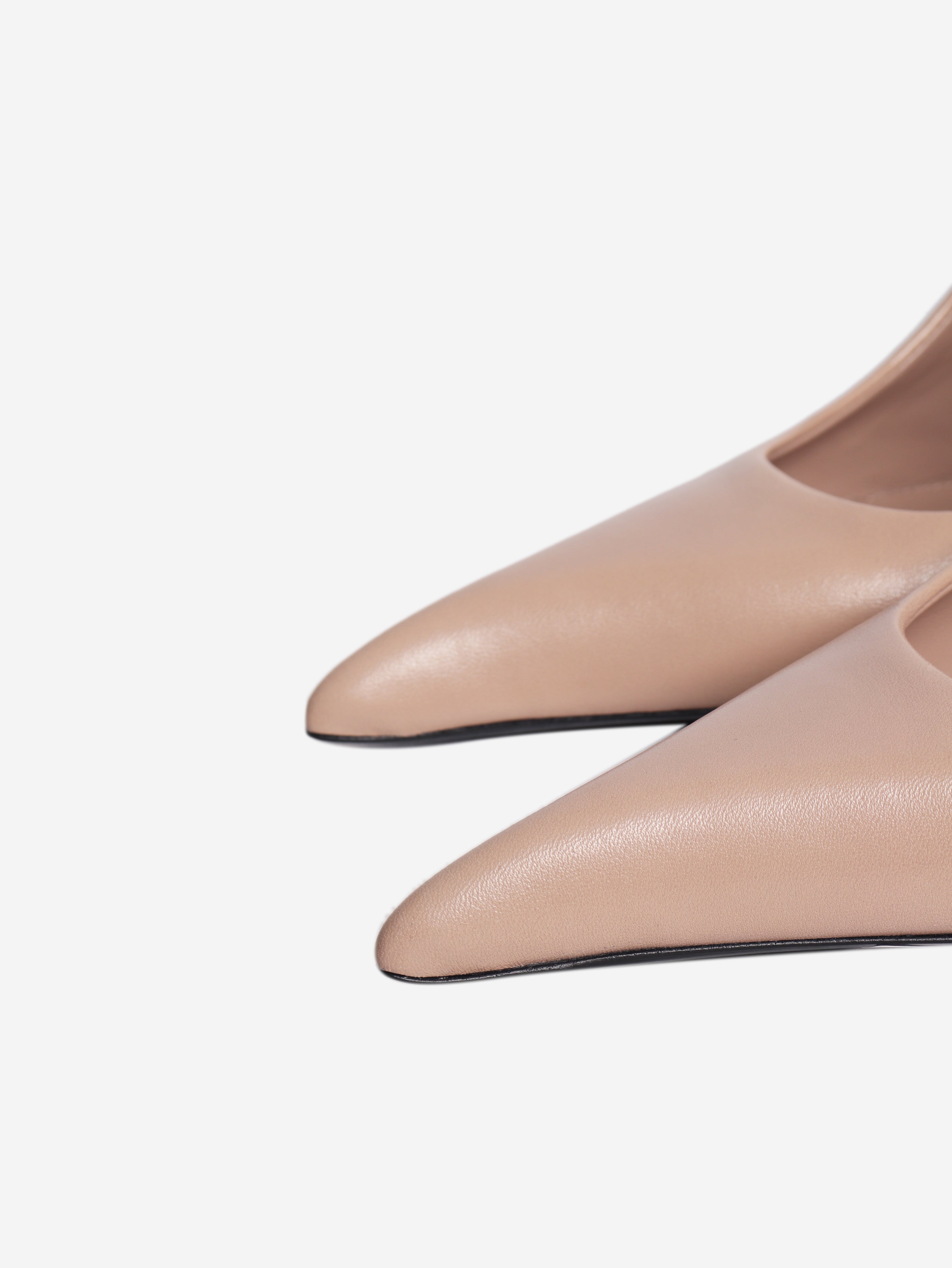Neutral leather pumps - size EU 39 (UK 6)