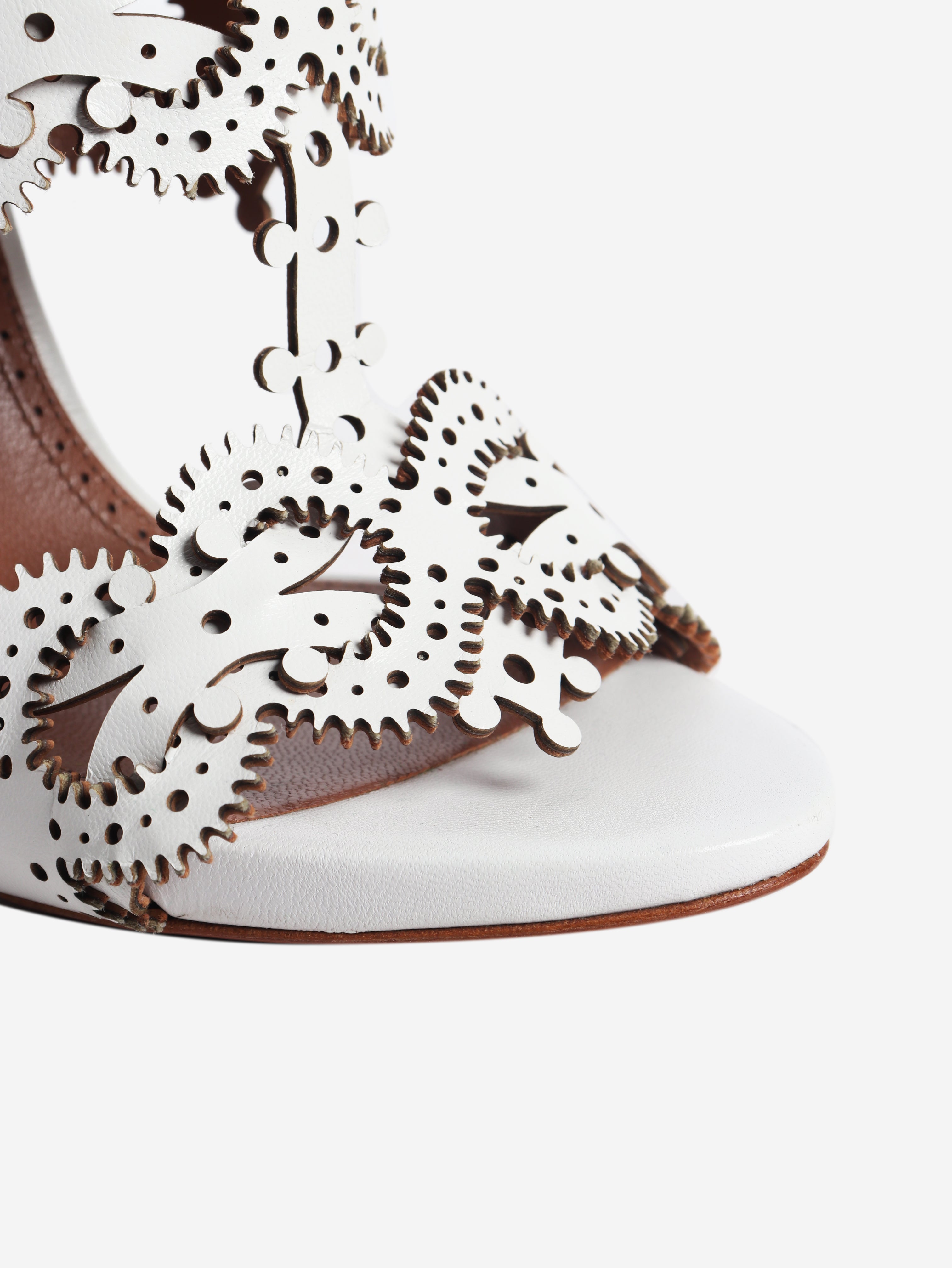 White laser cut leather heels - size EU 38.5 (UK 5.5)