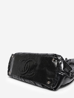 Black glazed leather pleated chain tote bag Shoulder bags Chanel 